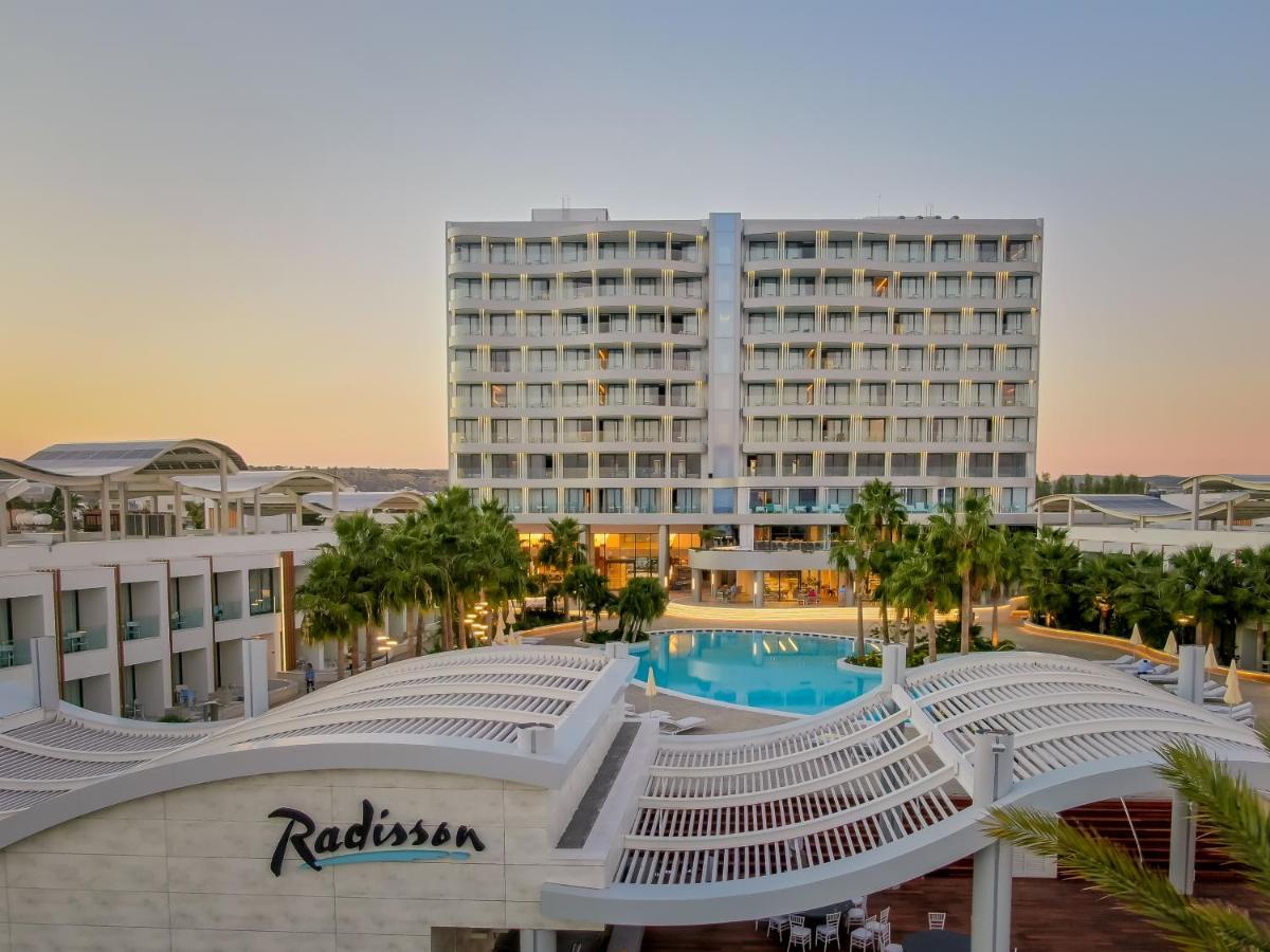 Radisson Beach Resort Lárnaka Kültér fotó
