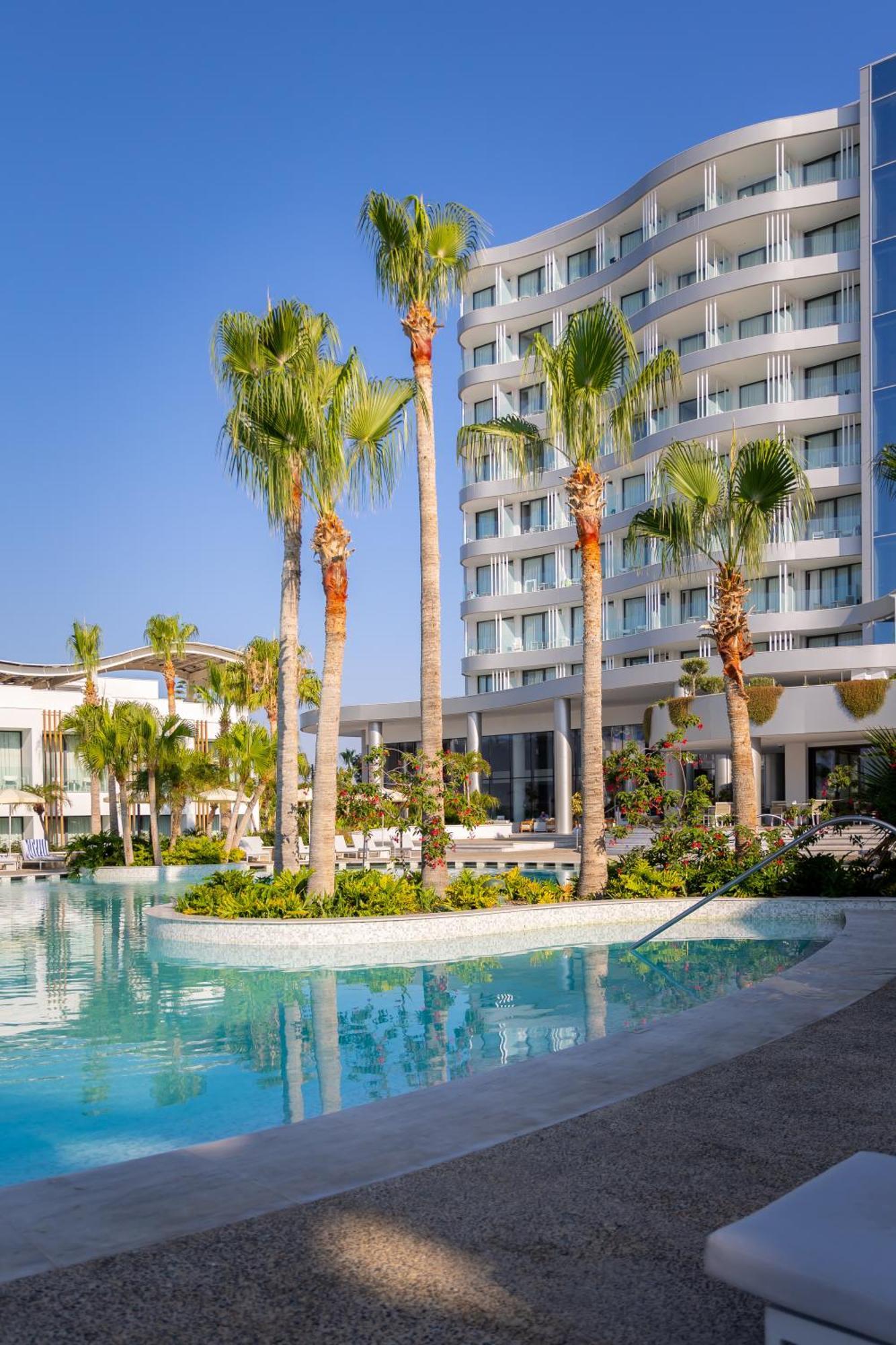 Radisson Beach Resort Lárnaka Kültér fotó