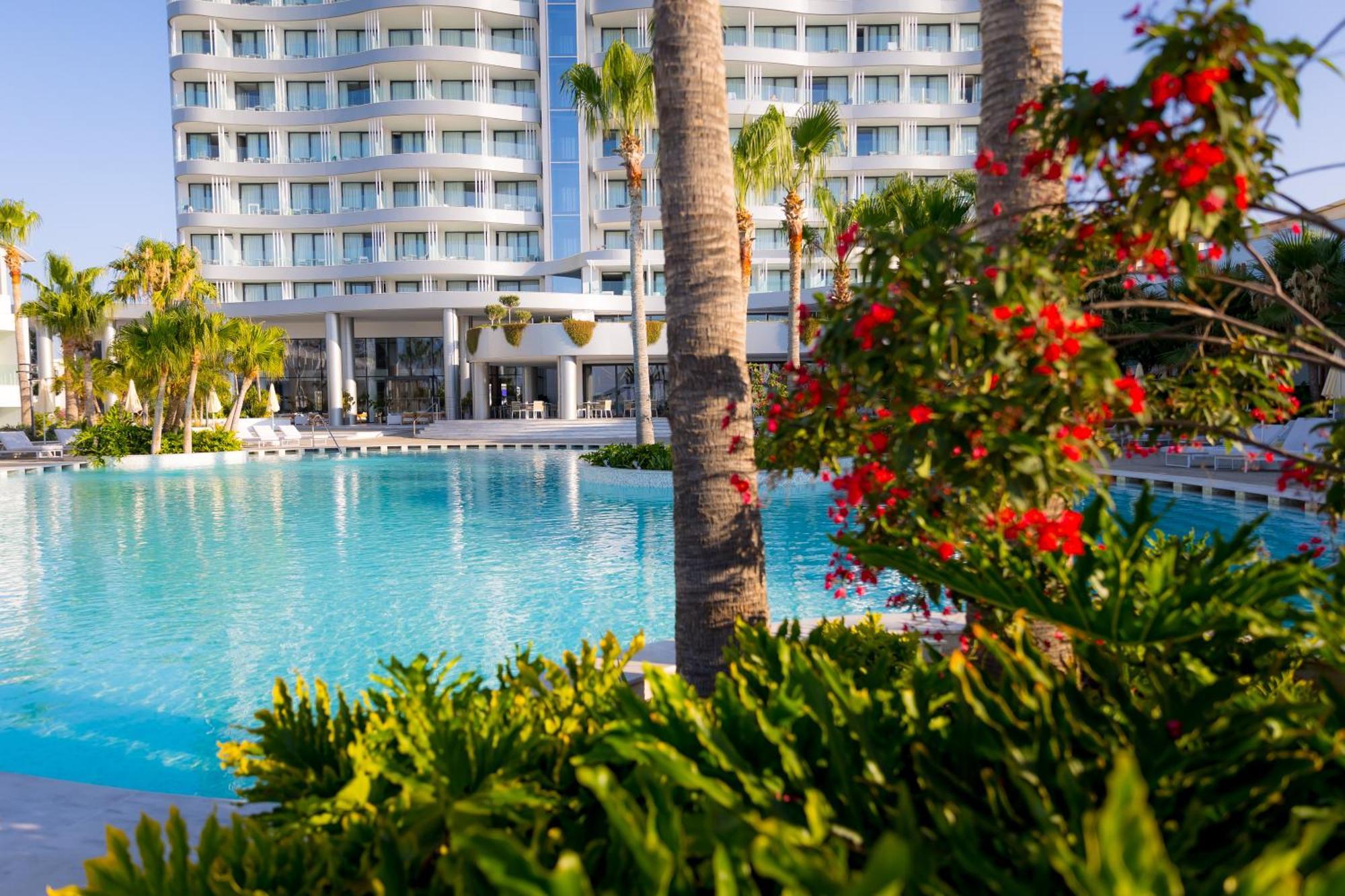 Radisson Beach Resort Lárnaka Kültér fotó