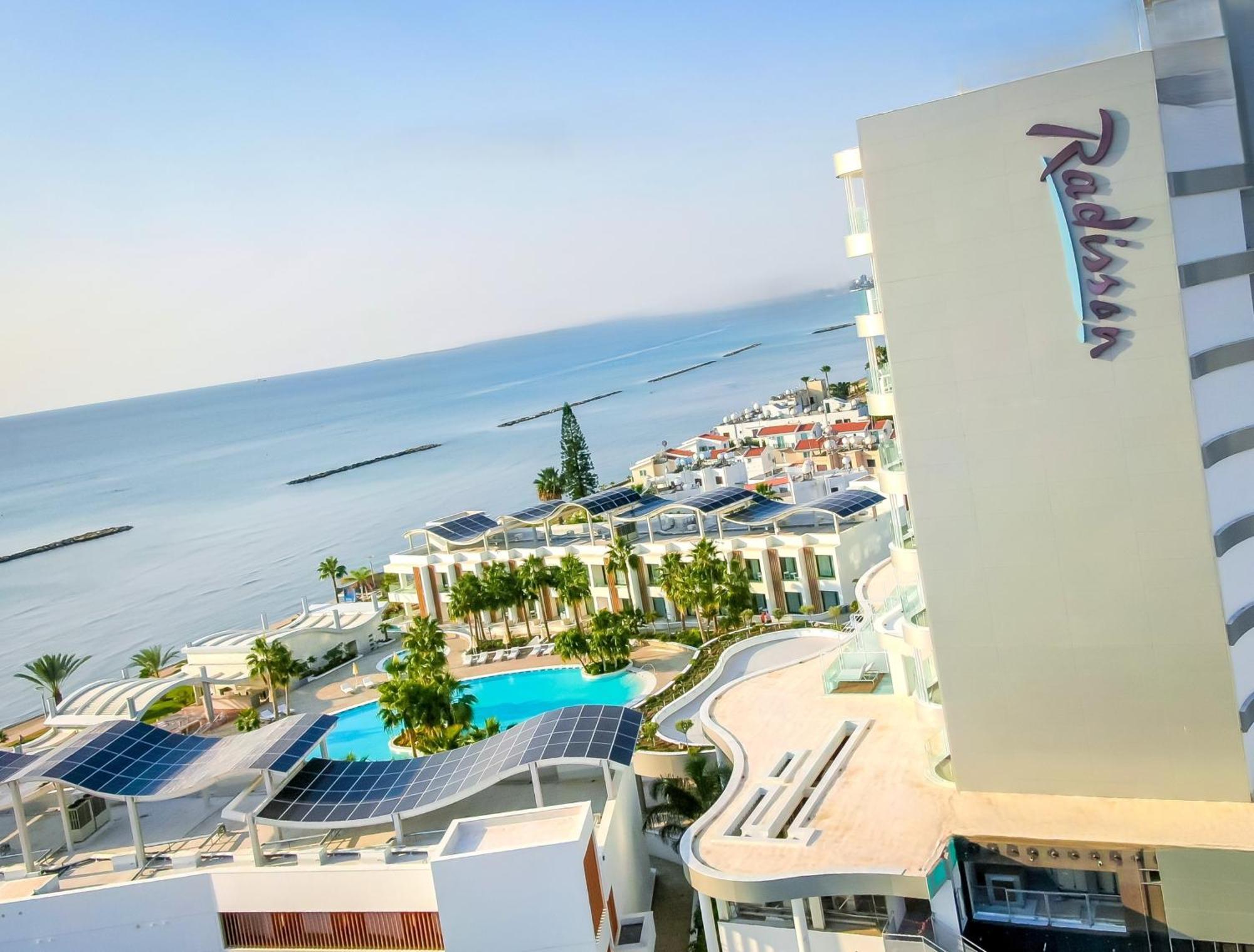 Radisson Beach Resort Lárnaka Kültér fotó